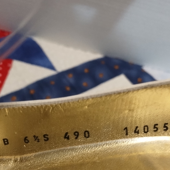 St. John Cream/White Women's Shoes - Picture 6 of 14